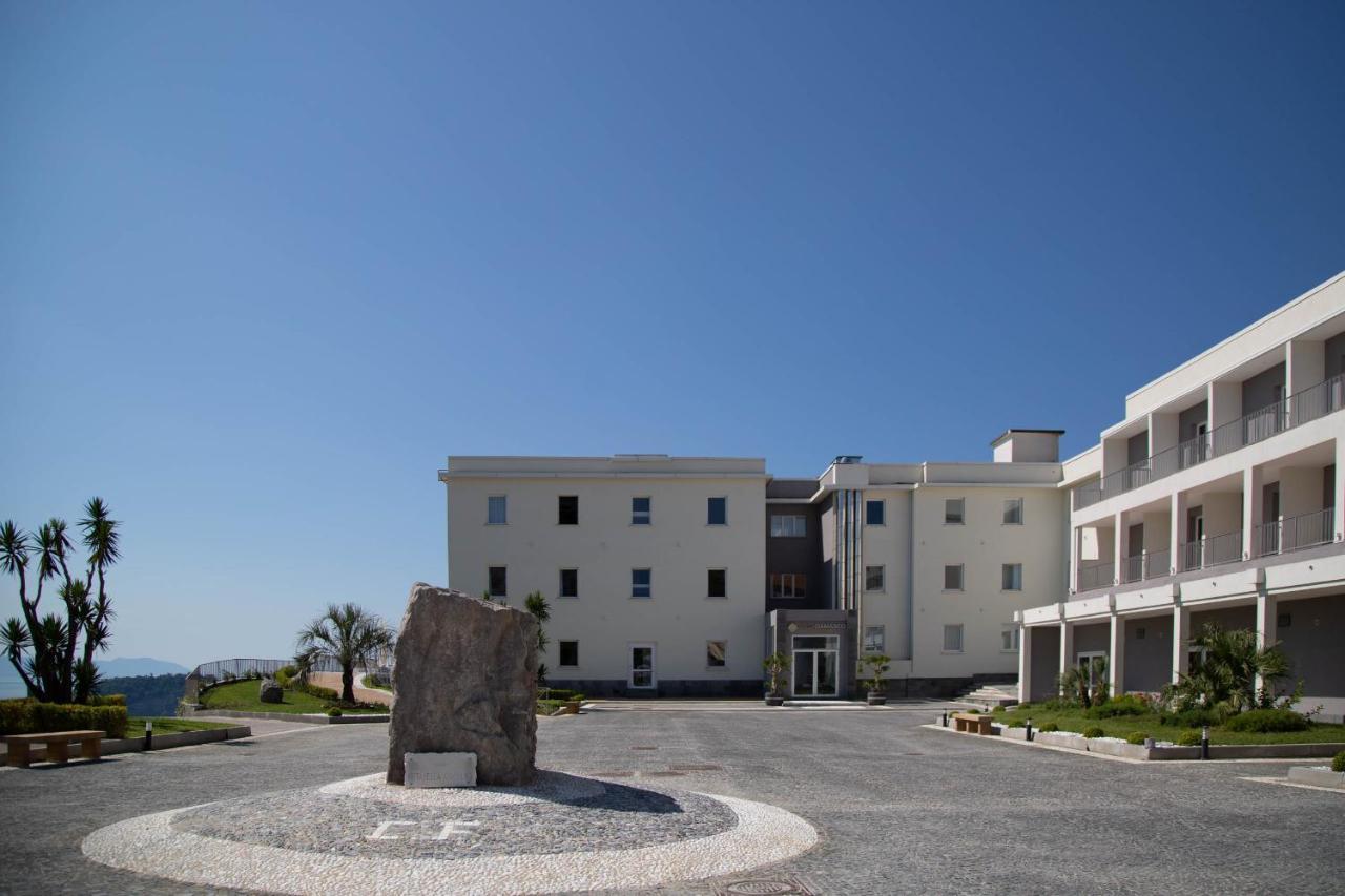 Grand Hotel Serapide Поцуоли Екстериор снимка