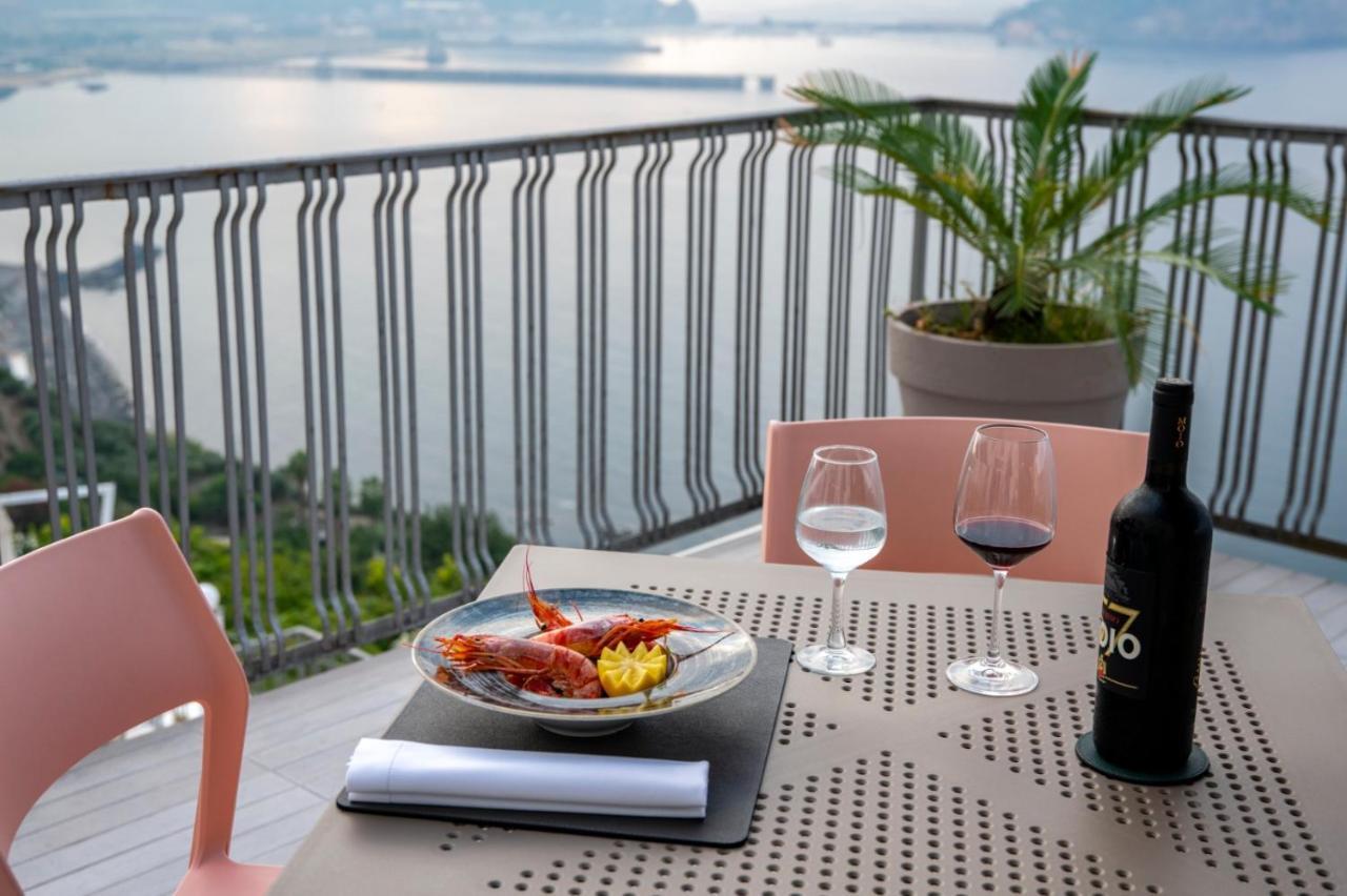 Grand Hotel Serapide Поцуоли Екстериор снимка