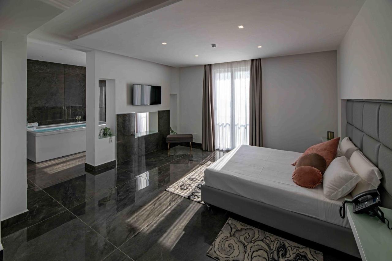 Grand Hotel Serapide Поцуоли Екстериор снимка